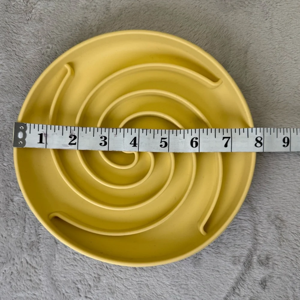NWOT Bifeaw 100% Food Grade Silicone Dog Slow Feeder
